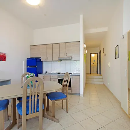 Antonio 3* Makarska